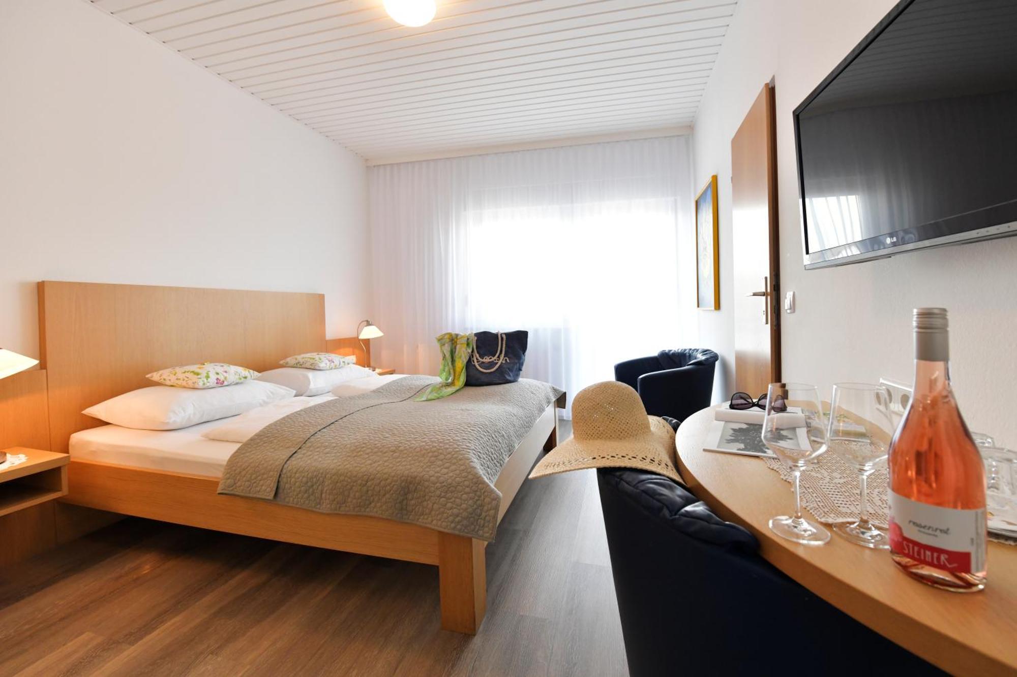 Haus Mariella Hotel Podersdorf am See Bagian luar foto