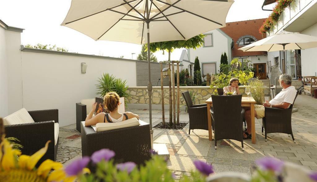 Haus Mariella Hotel Podersdorf am See Bagian luar foto